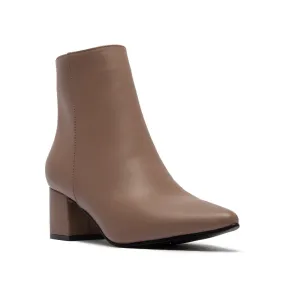 QUPID Mylan Block Heel Booties